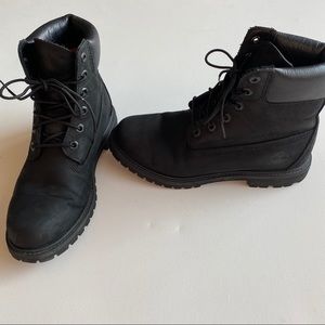 Black Timberland 6” Premium Women’s Boots